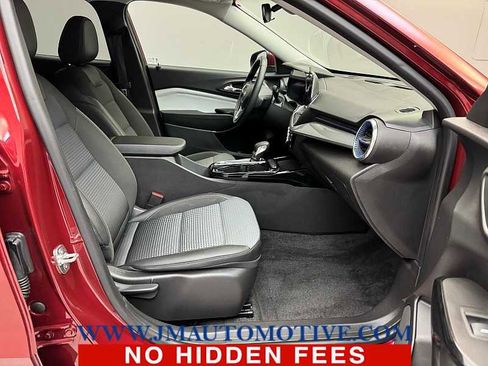 Used 2024 Chevrolet Trax LT w/ Driver Confidence Package image 19