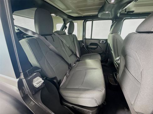 Used 2024 Jeep Wrangler Willys image 19