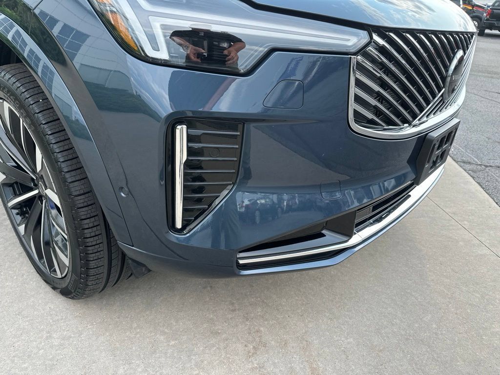 Certified 2026 Volvo XC90 B6 Plus AWD/4WD image 12