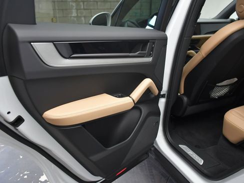 New 2026 Porsche Cayenne S AWD/4WD image 14