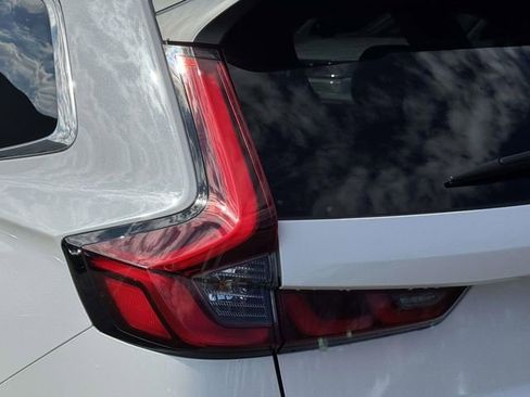 Certified 2025 Honda CR-V LX image 9