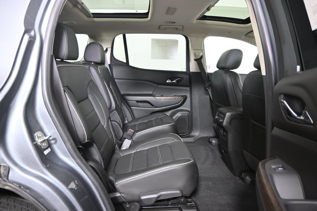 Used 2021 GMC Acadia Denali w/ GMC Pro Grade Package AWD/4WD image 16