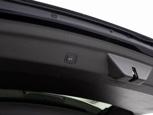 Used 2021 Chevrolet Tahoe LT w/ LT Signature Package image 31