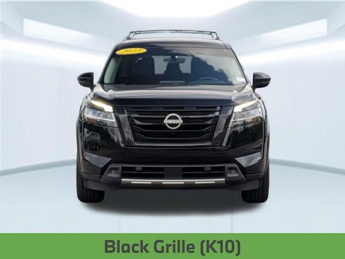 Used 2023 Nissan Pathfinder SL w/ Lighting Package (N92) FWD image 12