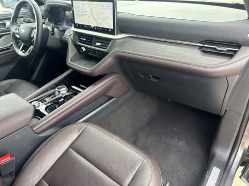 Used 2025 Ford Explorer Platinum w/ LUX Leather Package AWD/4WD image 17