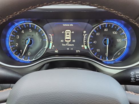 New 2026 Chrysler Pacifica Pinnacle image 17