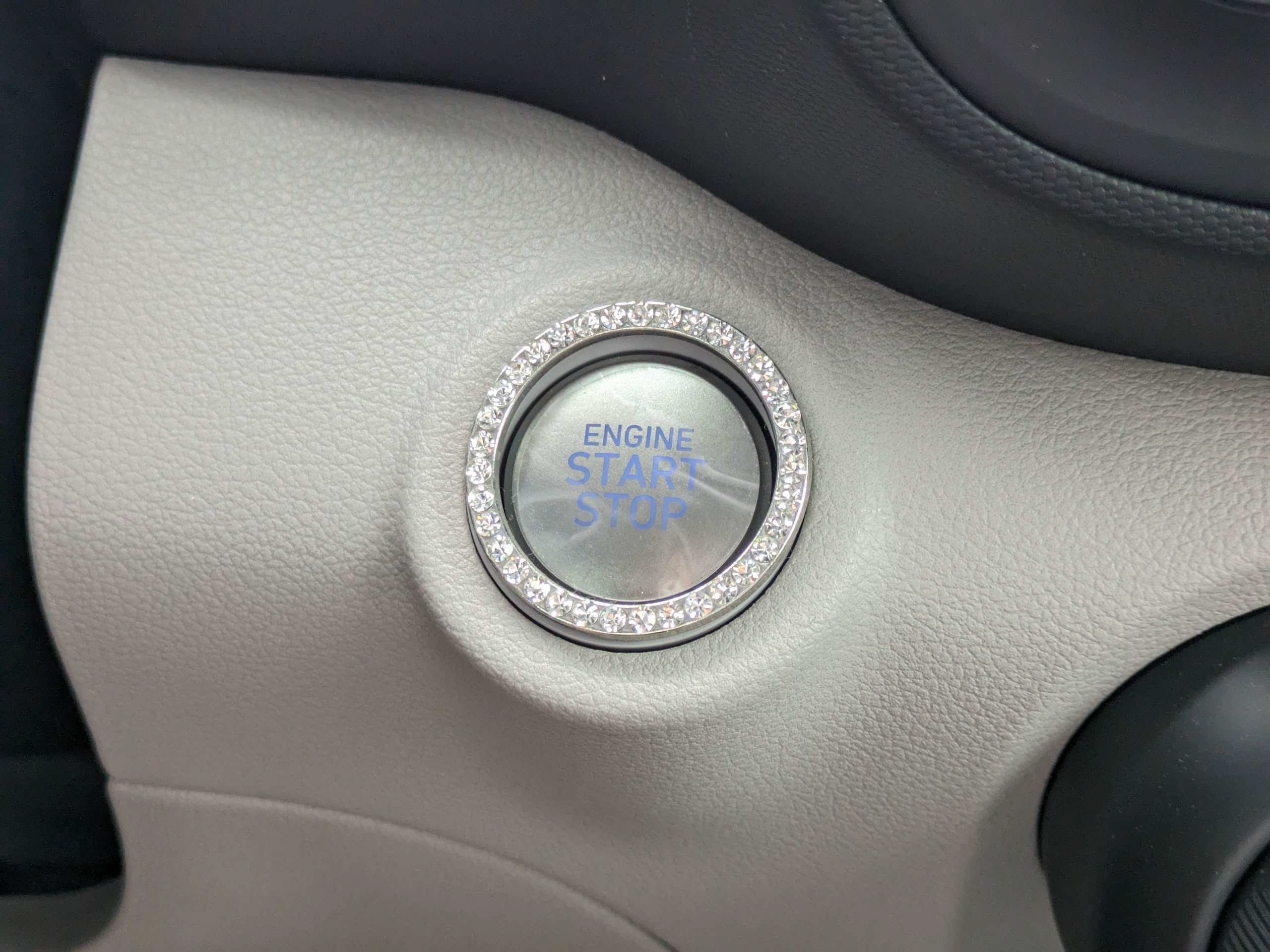 Certified 2025 Hyundai Venue SEL FWD image 27