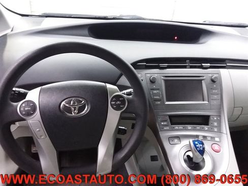 Used 2014 Toyota Prius Two image 12