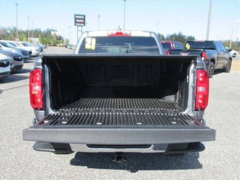 Used 2021 Chevrolet Colorado W/T w/ WT Convenience Package image 6