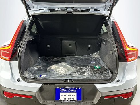 Used 2026 Volvo XC40 B5 Plus w/ Protection Package Premier AWD/4WD image 16