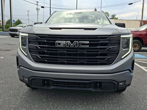 Used 2023 GMC Sierra 1500 Elevation w/ LPO, Elevation Black Package AWD/4WD image 2