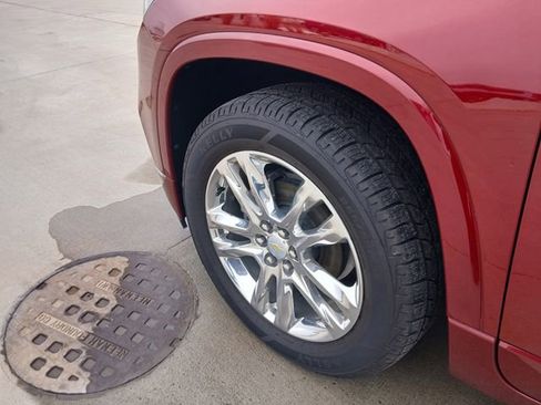 Certified 2021 Chevrolet Traverse High Country image 44