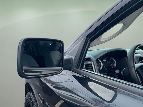 Used 2017 RAM 1500 Express w/ Black Ram 1500 Express Group image 10