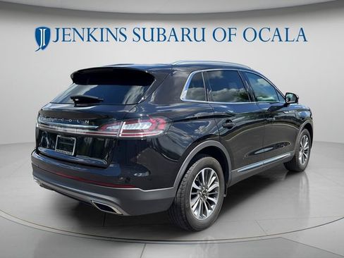 Used 2022 Lincoln Nautilus FWD w/ Premium Package image 3