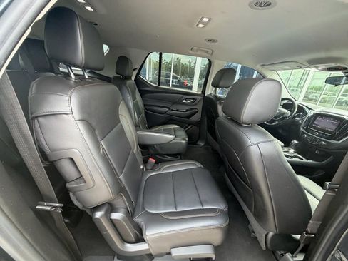 Used 2020 Chevrolet Traverse LT FWD image 13