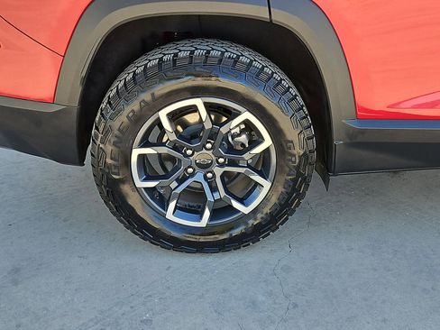 Certified 2025 Chevrolet Equinox ACTIV w/ Safety and Technology Package image 33