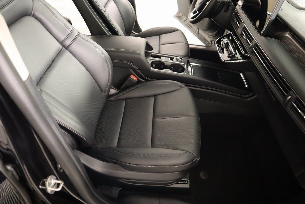 New 2025 Lincoln Corsair Grand Touring AWD/4WD image 14
