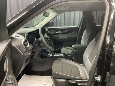 New 2026 Chevrolet TrailBlazer LT w/ LT Cold Weather Package FWD image 7
