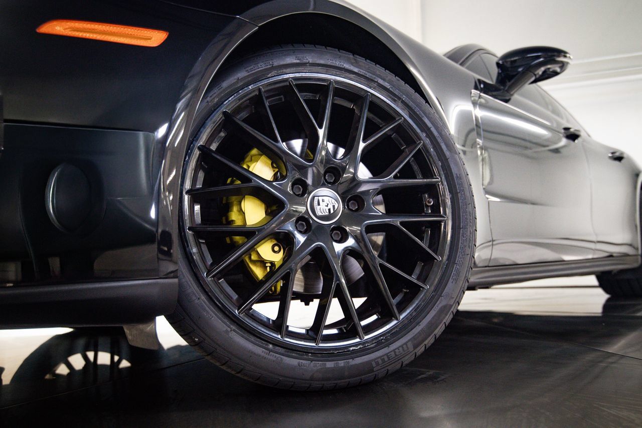 Certified 2023 Porsche Panamera image 12