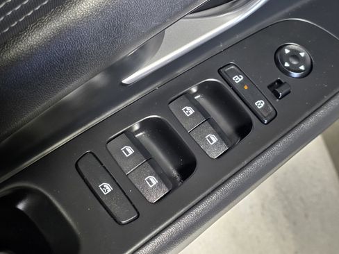 Certified 2025 Hyundai Elantra Limited image 21