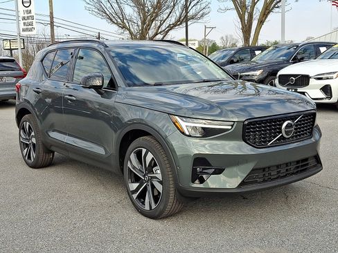 New 2026 Volvo XC40 B5 Plus w/ Climate Package image 1