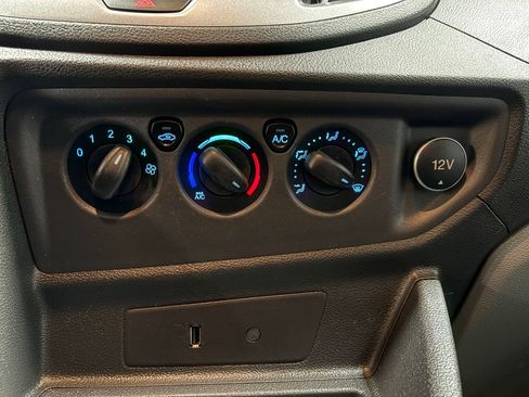 Used 2019 Ford Transit 150 XLT image 28