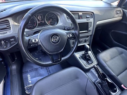 Used 2015 Volkswagen Golf TDI S image 19