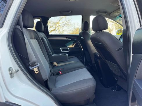 Used 2012 Chevrolet Captiva Sport LS image 16