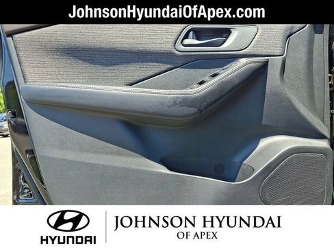 Used 2021 Nissan Rogue S AWD/4WD image 11