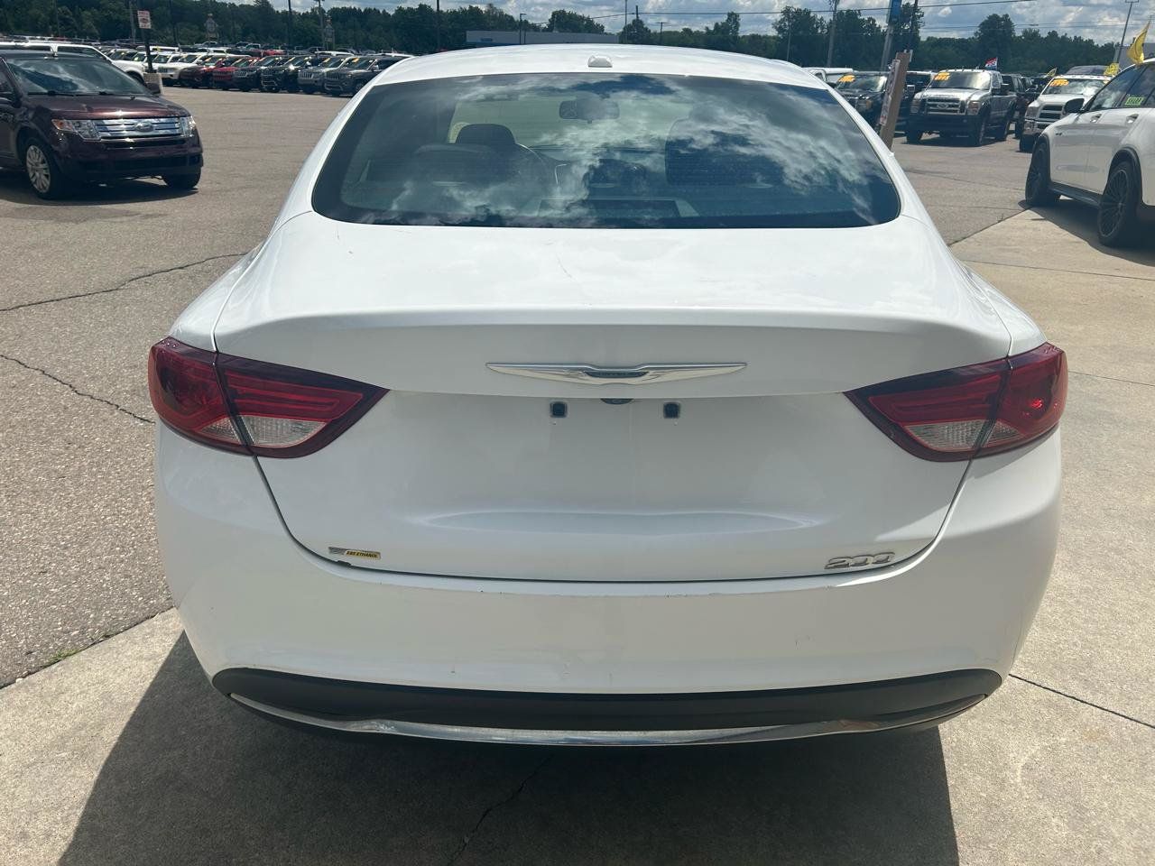 Used 2015 Chrysler 200 Limited w/ Convenience Group FWD image 6