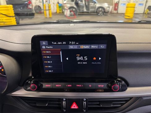 Certified 2024 Kia Forte LXS w/ LXS Technology Package image 17