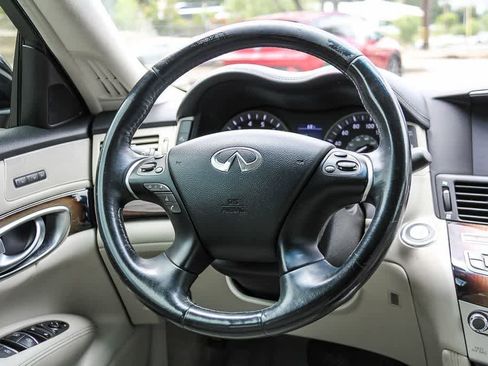 Used 2015 INFINITI Q70 L 3.7 w/ Deluxe Touring Package RWD image 16
