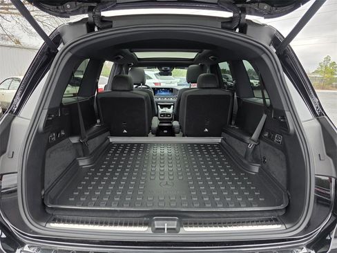 Used 2025 Mercedes-Benz GLS 450 4MATIC image 10