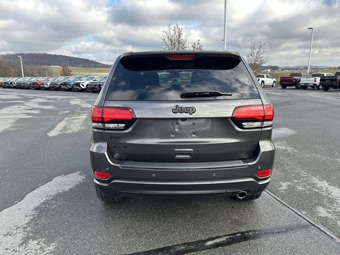Used 2020 Jeep Grand Cherokee Altitude image 6