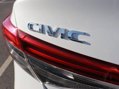 Certified 2022 Honda Civic Touring image 7