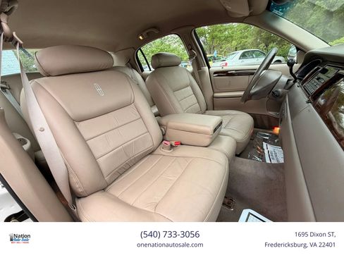 Used 1999 Lincoln Town Car Signature RWD image 16