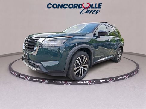 Certified 2023 Nissan Pathfinder Platinum AWD/4WD image 4