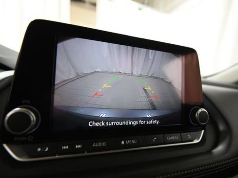 Used 2025 Nissan Rogue SV AWD/4WD image 6