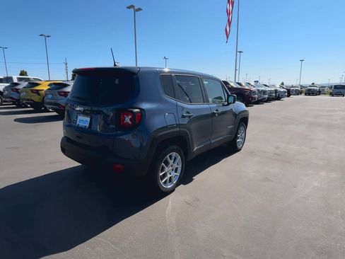 Used 2023 Jeep Renegade Latitude image 42