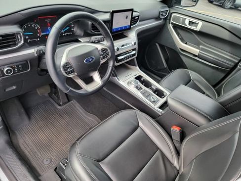 Certified 2023 Ford Explorer XLT w/ Equipment Group 202A AWD/4WD image 19