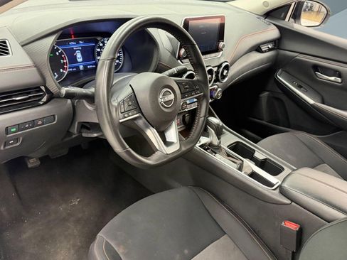 Used 2025 Nissan Sentra SR FWD image 3