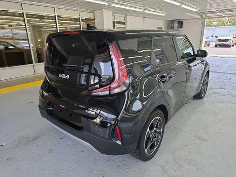 Certified 2023 Kia Soul EX image 5