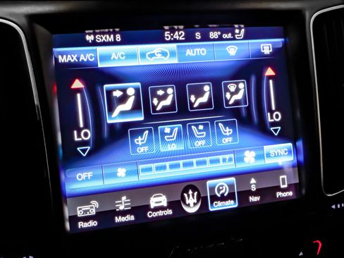 Used 2018 Maserati Levante S GranLusso AWD/4WD image 21