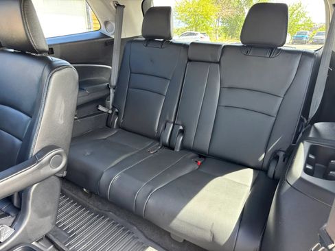 Used 2019 Honda Pilot Touring image 19