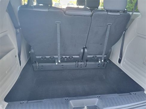 Used 2014 Chrysler Town & Country Touring image 18