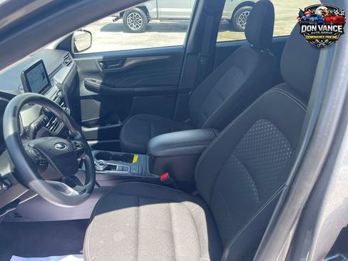 Used 2025 Ford Escape Active AWD/4WD image 9