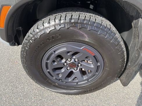 Used 2025 Nissan Frontier PRO-4X w/ Pro Premium Package image 11