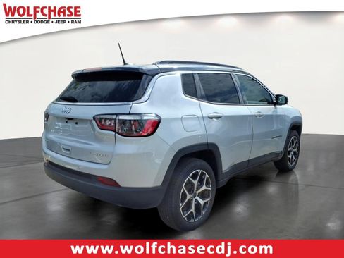 Certified 2025 Jeep Compass Limited AWD/4WD image 5