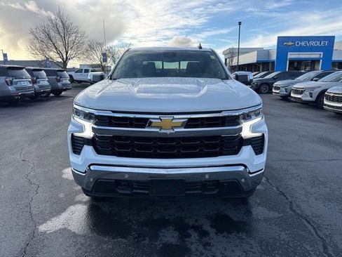 Used 2024 Chevrolet Silverado 1500 LT image 2