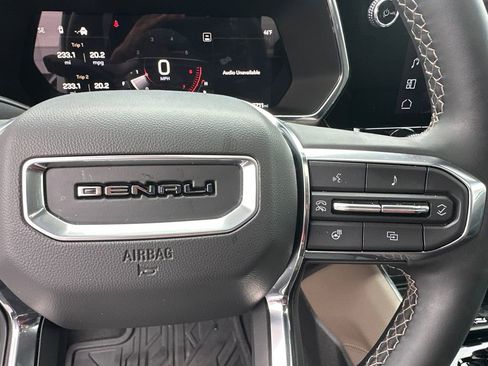 Used 2025 GMC Canyon Denali image 26